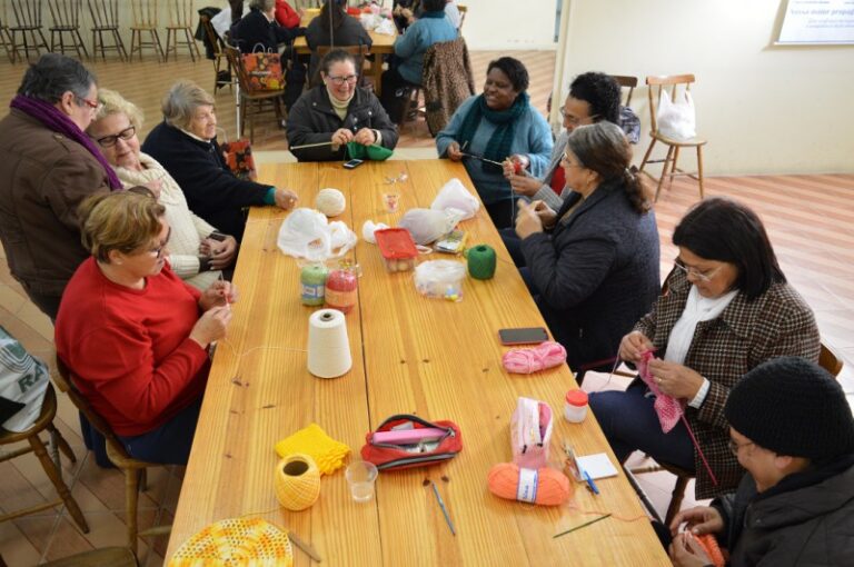 Os Beneficios do Trico e Croche para a Saude